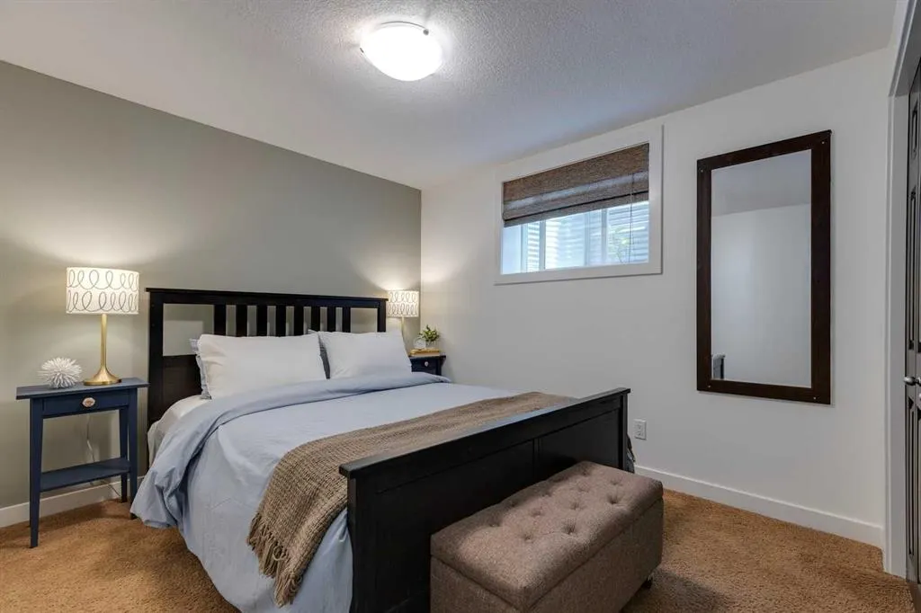 107 Aspen Stone Crescent SW