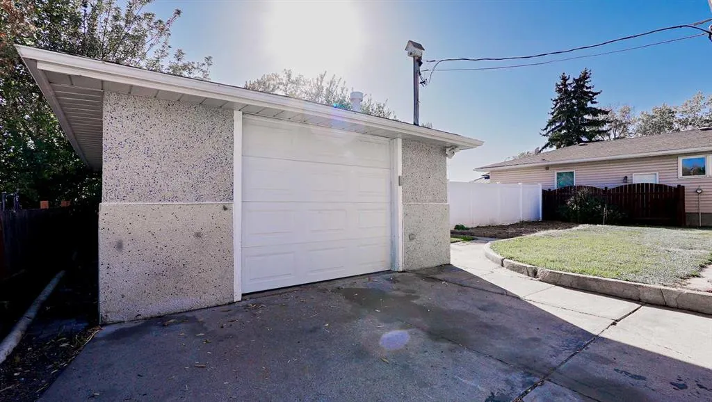 51 Connaught Drive SW