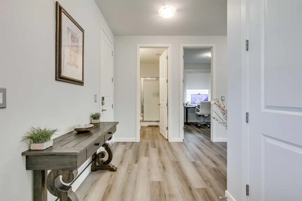 1112 Chinook Gate Bay SW
