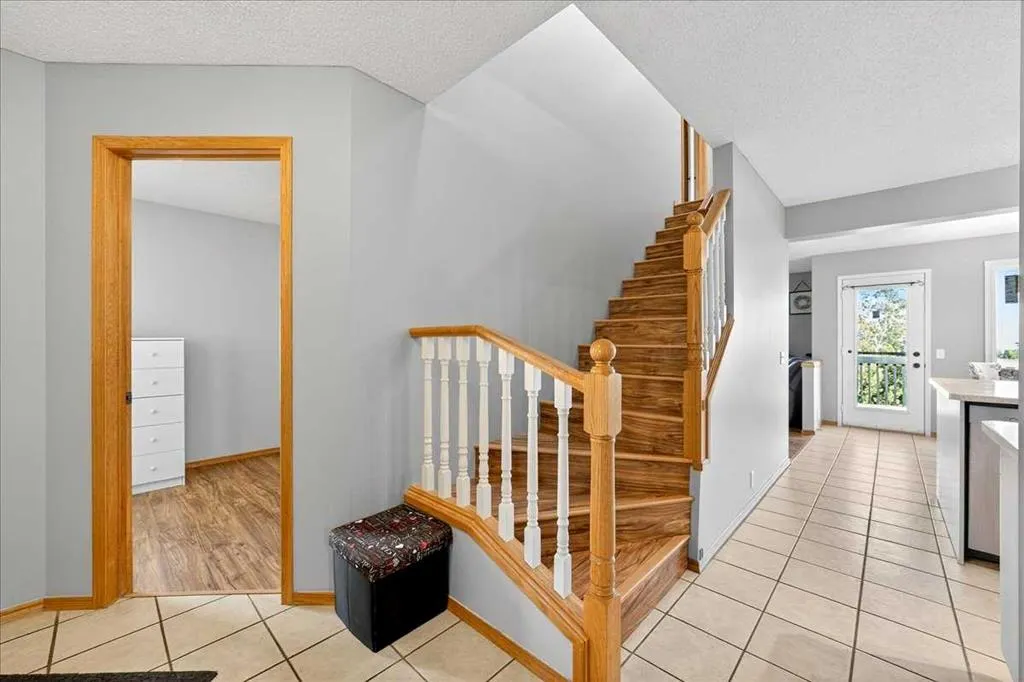 64 Macewan Park Rise NW