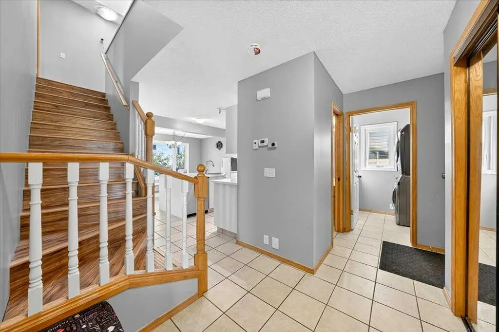 64 Macewan Park Rise NW