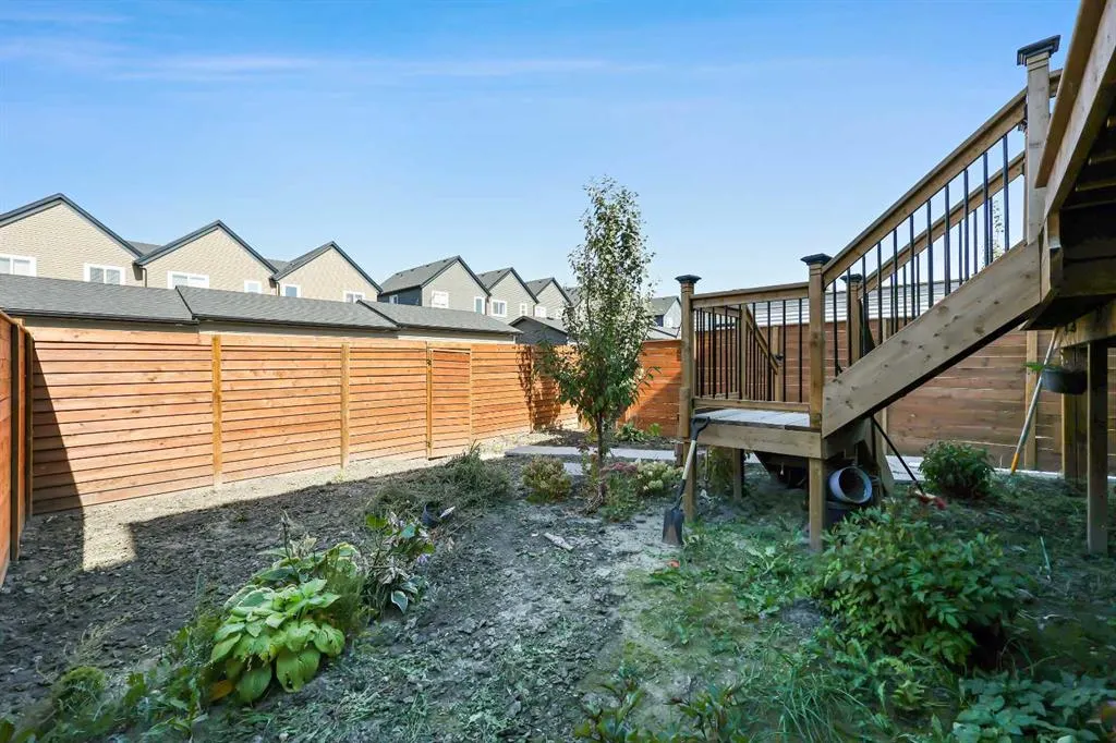 340 Lawthorn Way SE