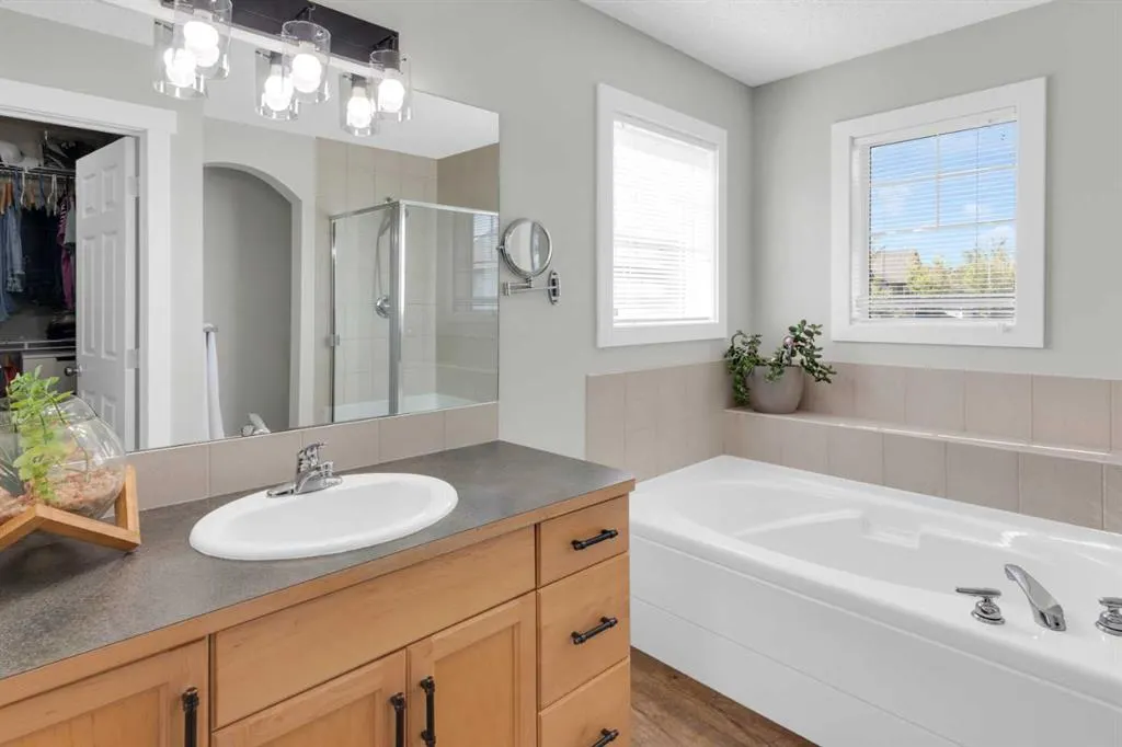 230 Evanscreek Court NW