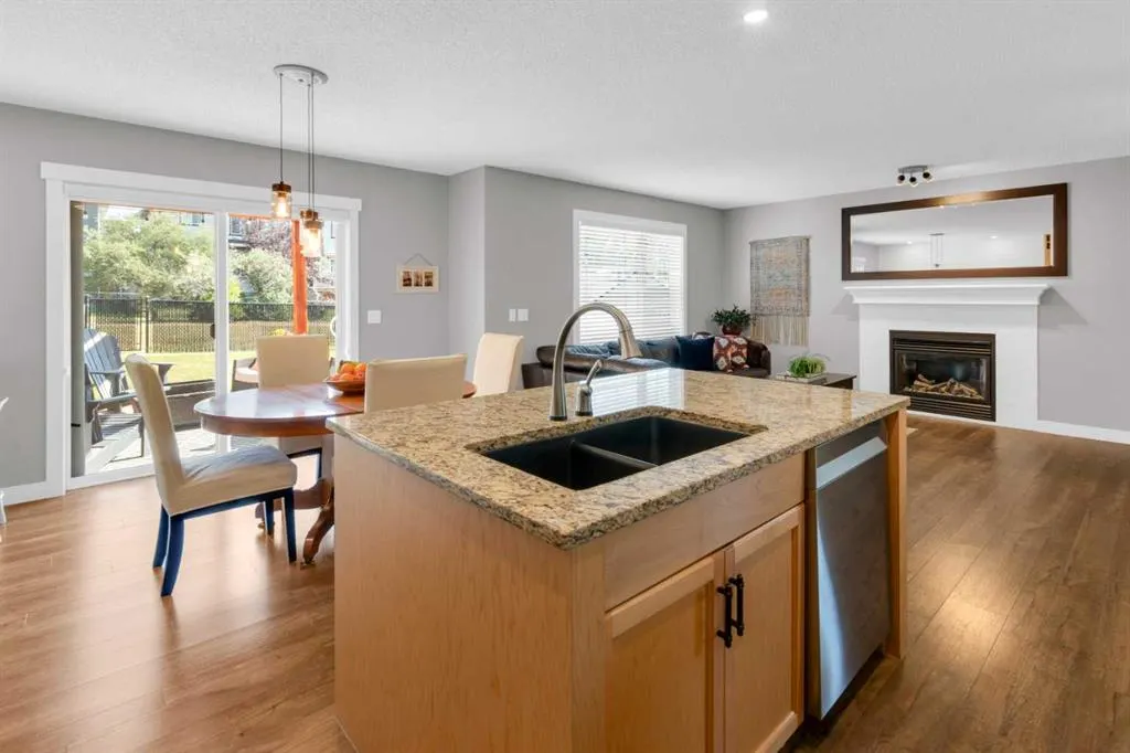 230 Evanscreek Court NW