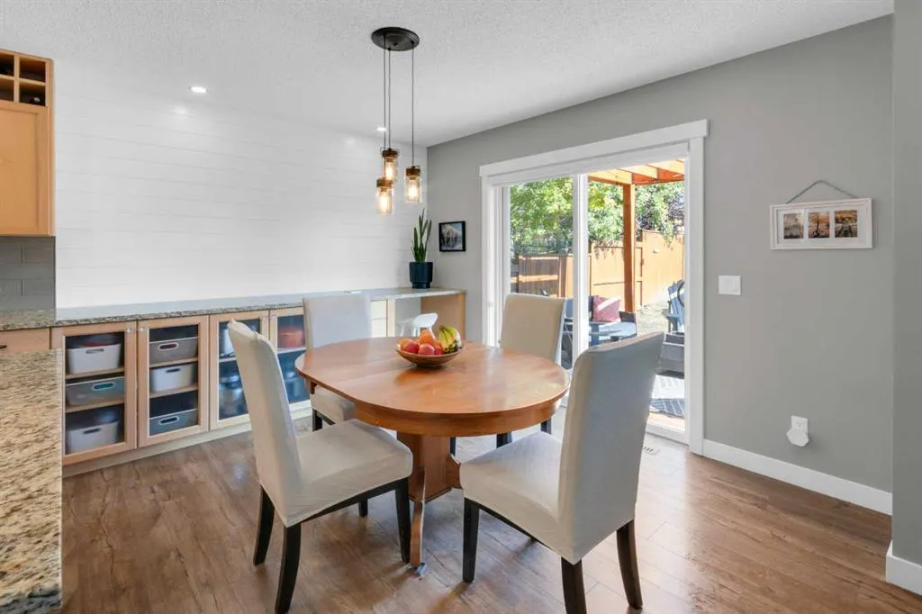 230 Evanscreek Court NW