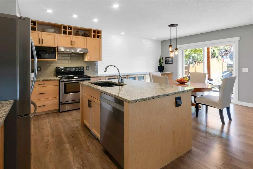 230 Evanscreek Court NW