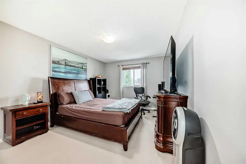 127 Covepark Green NE