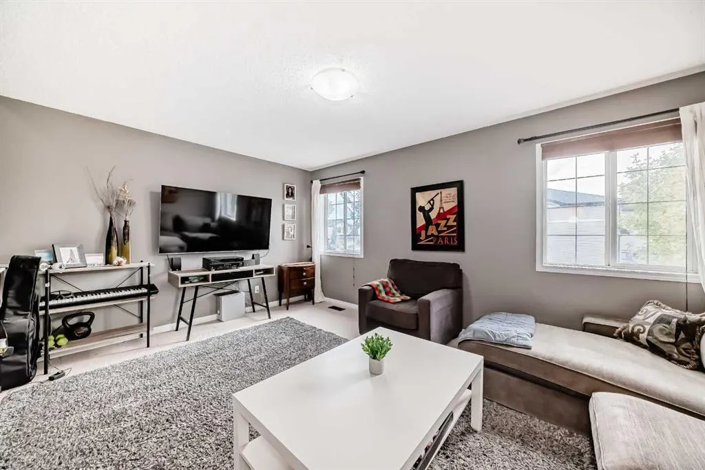 127 Covepark Green NE