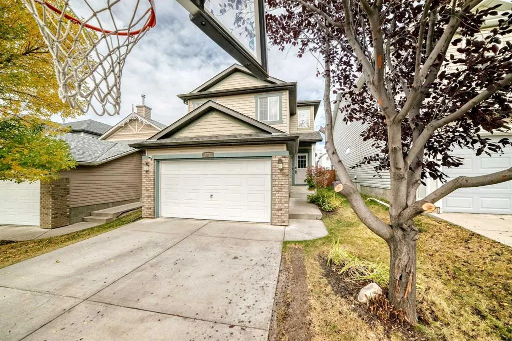 127 Covepark Green NE