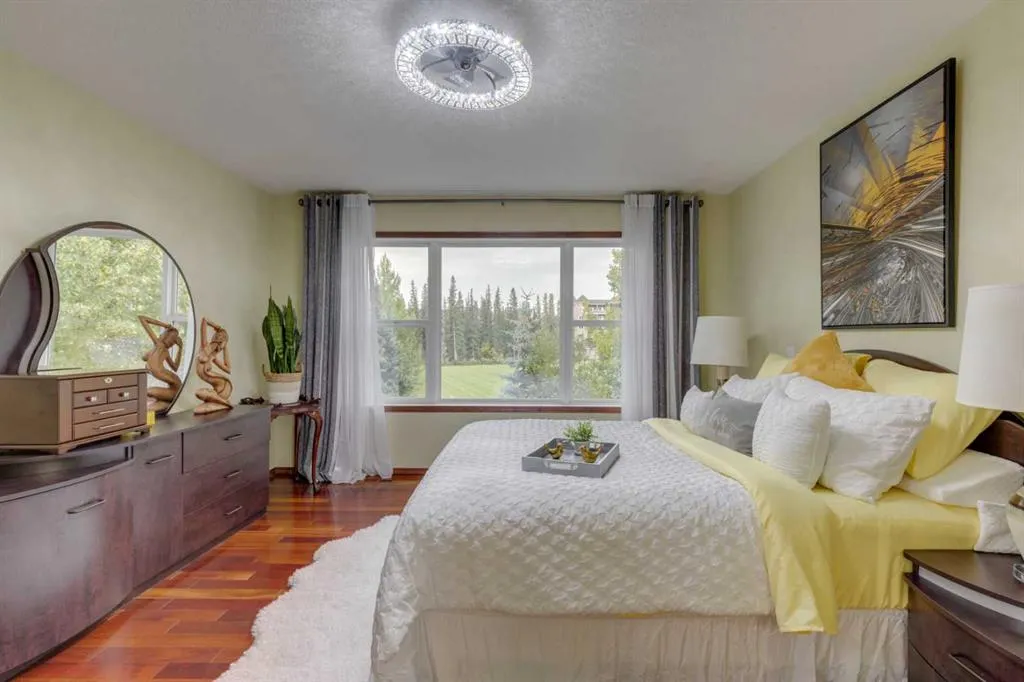 142 Discovery Ridge Boulevard SW