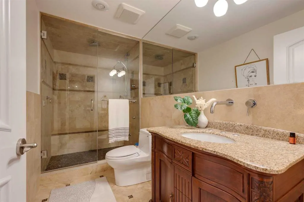 142 Discovery Ridge Boulevard SW