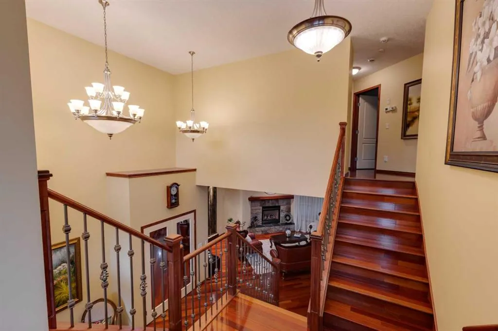 142 Discovery Ridge Boulevard SW