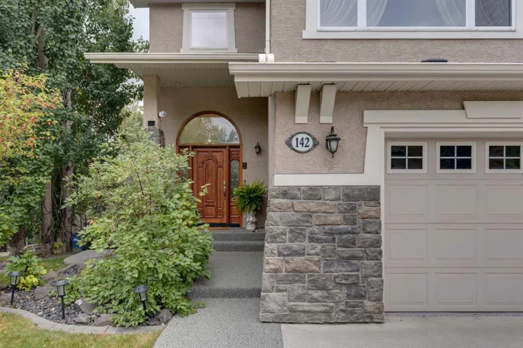 142 Discovery Ridge Boulevard SW