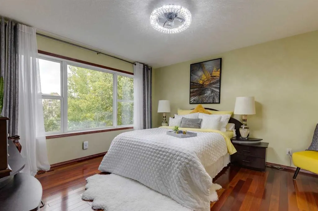 142 Discovery Ridge Boulevard SW