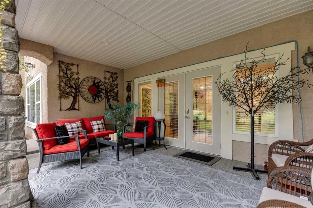 142 Discovery Ridge Boulevard SW