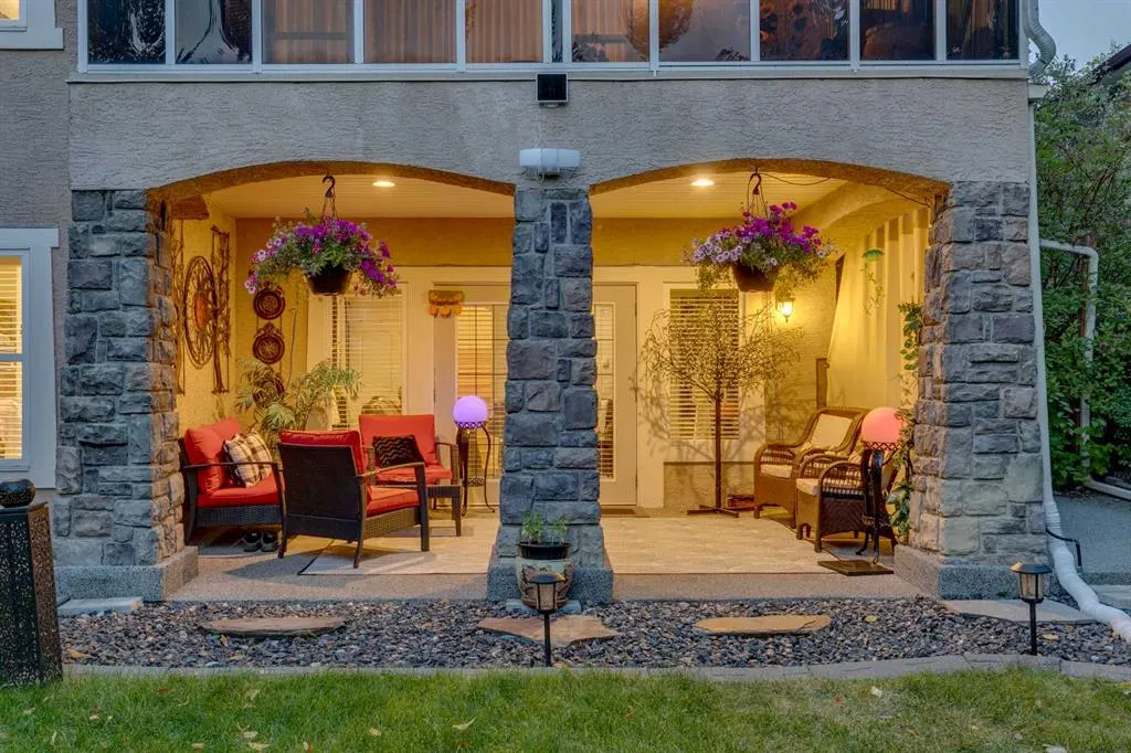 142 Discovery Ridge Boulevard SW