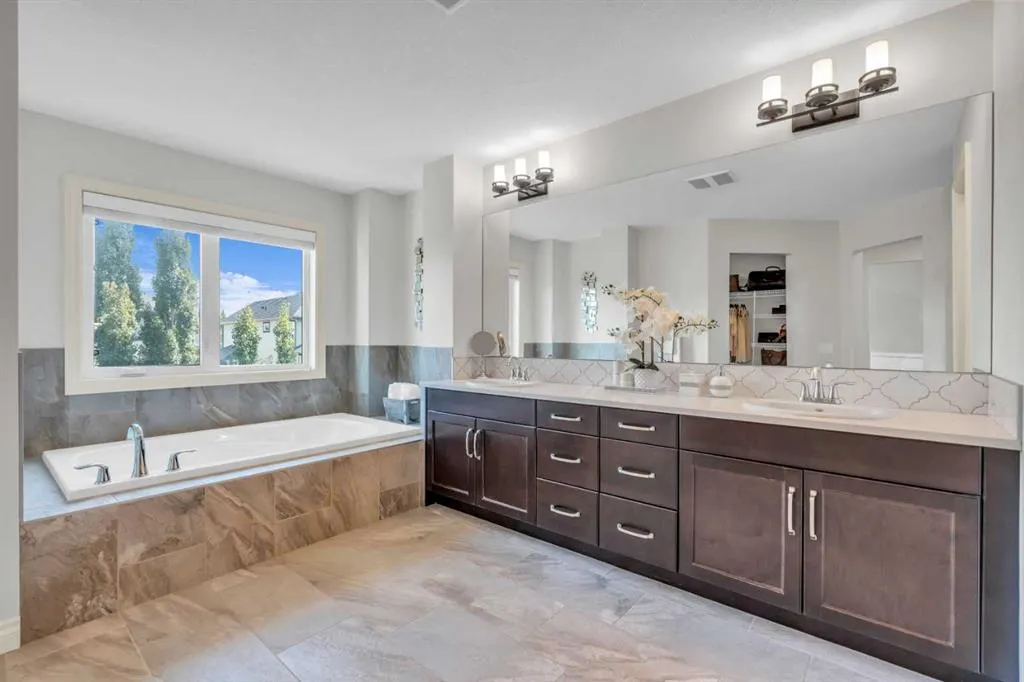311 Tremblant Heights SW