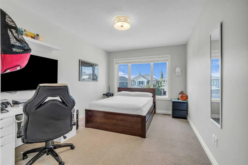311 Tremblant Heights SW