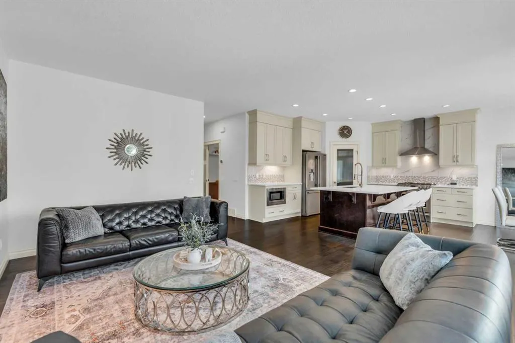 311 Tremblant Heights SW