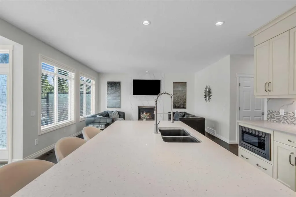 311 Tremblant Heights SW