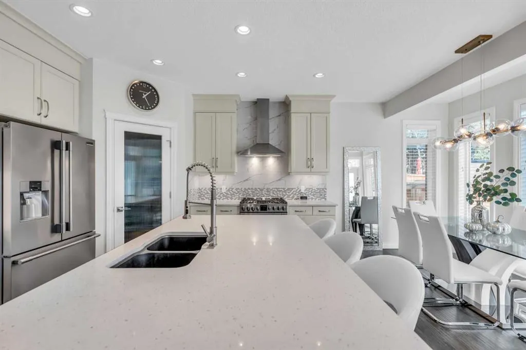 311 Tremblant Heights SW