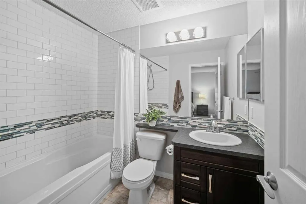 17 Auburn Crest Green SE
