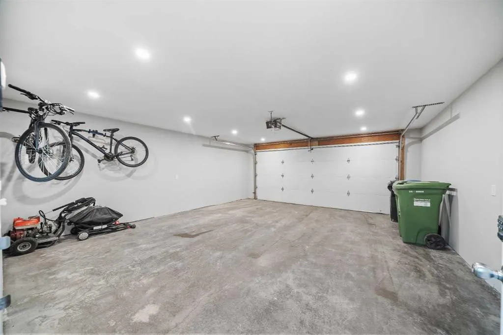 17 Auburn Crest Green SE
