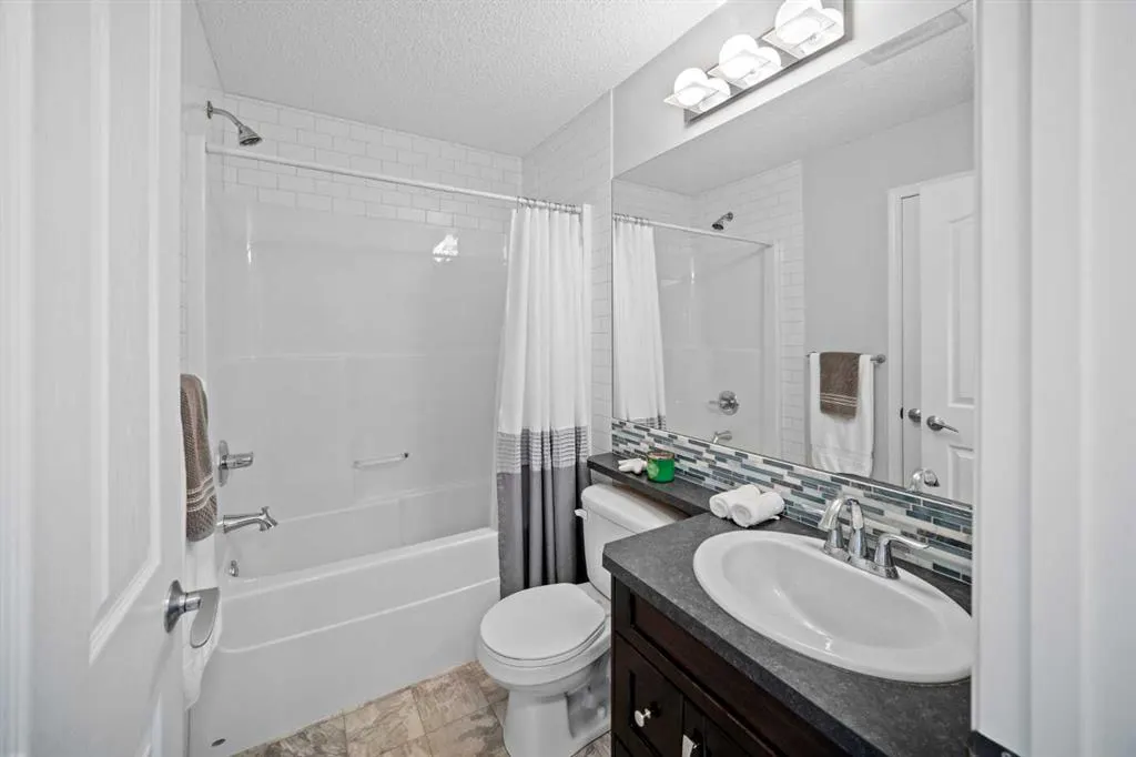 17 Auburn Crest Green SE