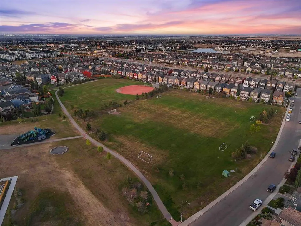 17 Auburn Crest Green SE