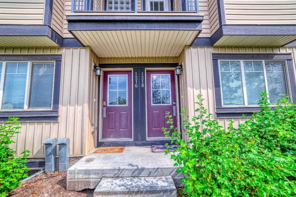 121 Copperpond Common SE, #1218
