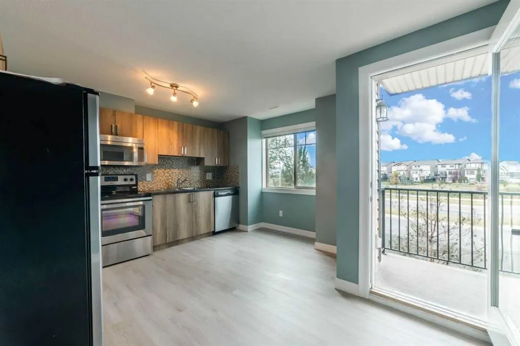 121 Copperpond Common SE, #1218
