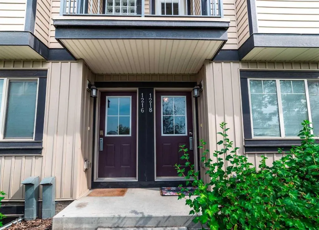 121 Copperpond Common SE, #1218