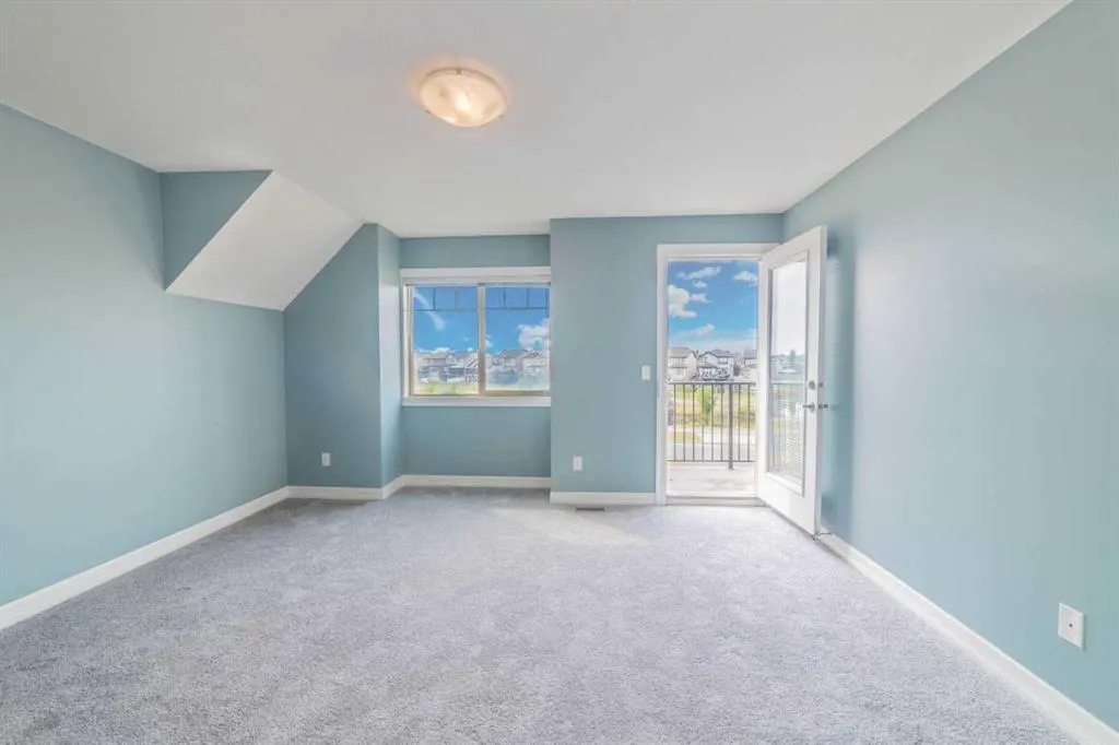 121 Copperpond Common SE, #1218
