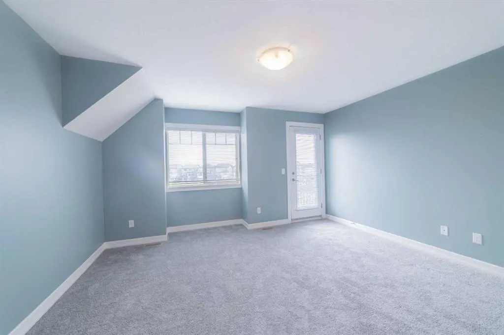121 Copperpond Common SE, #1218