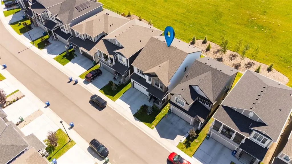 633 Windrow Manor