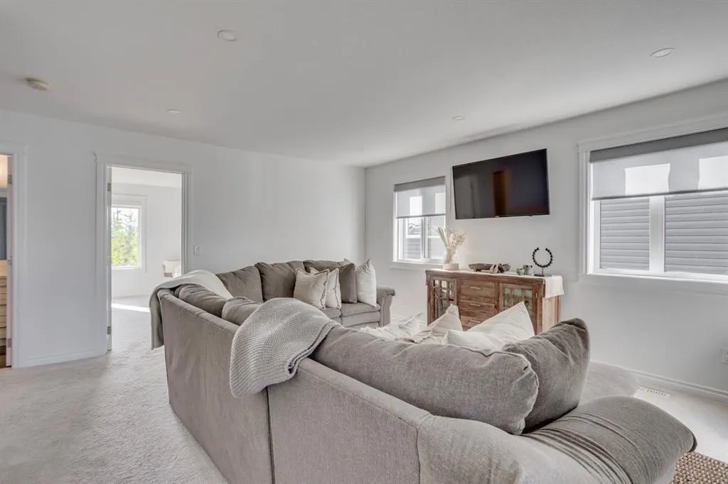 204 Dafoe Way
