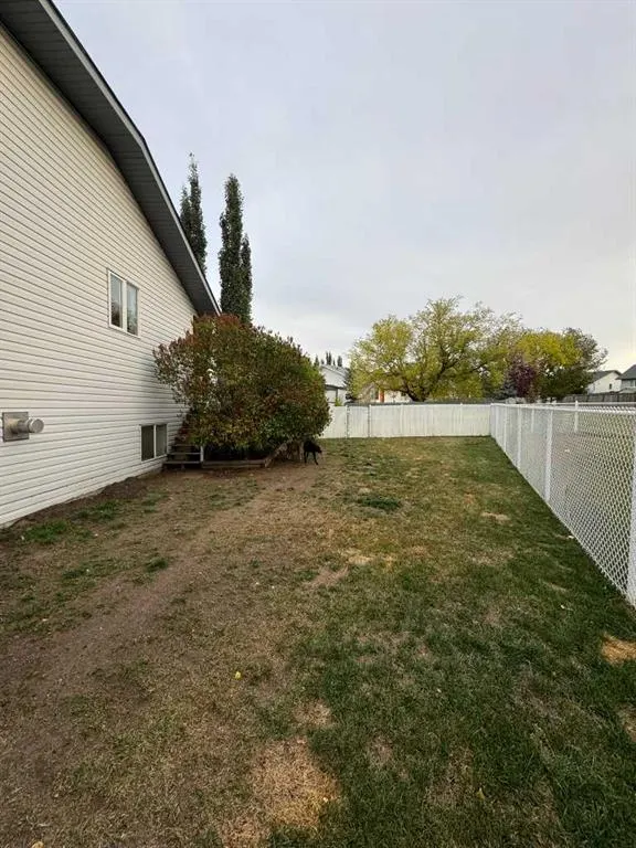 806 Cherry Crescent