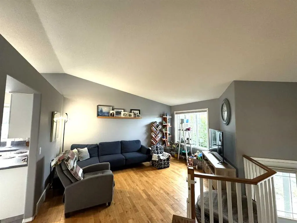 806 Cherry Crescent
