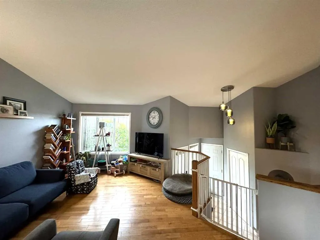 806 Cherry Crescent