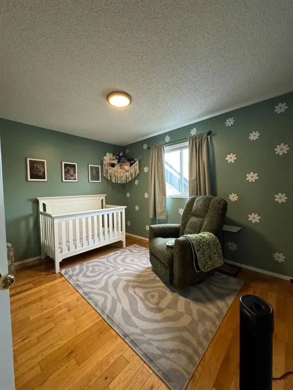 806 Cherry Crescent