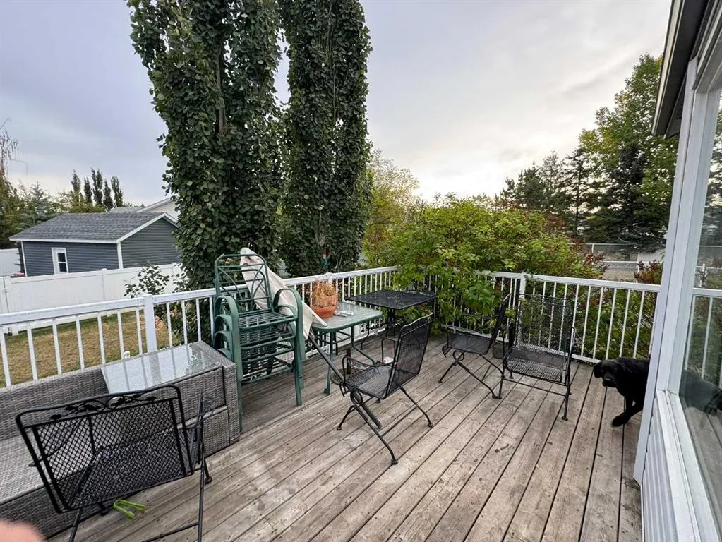 806 Cherry Crescent