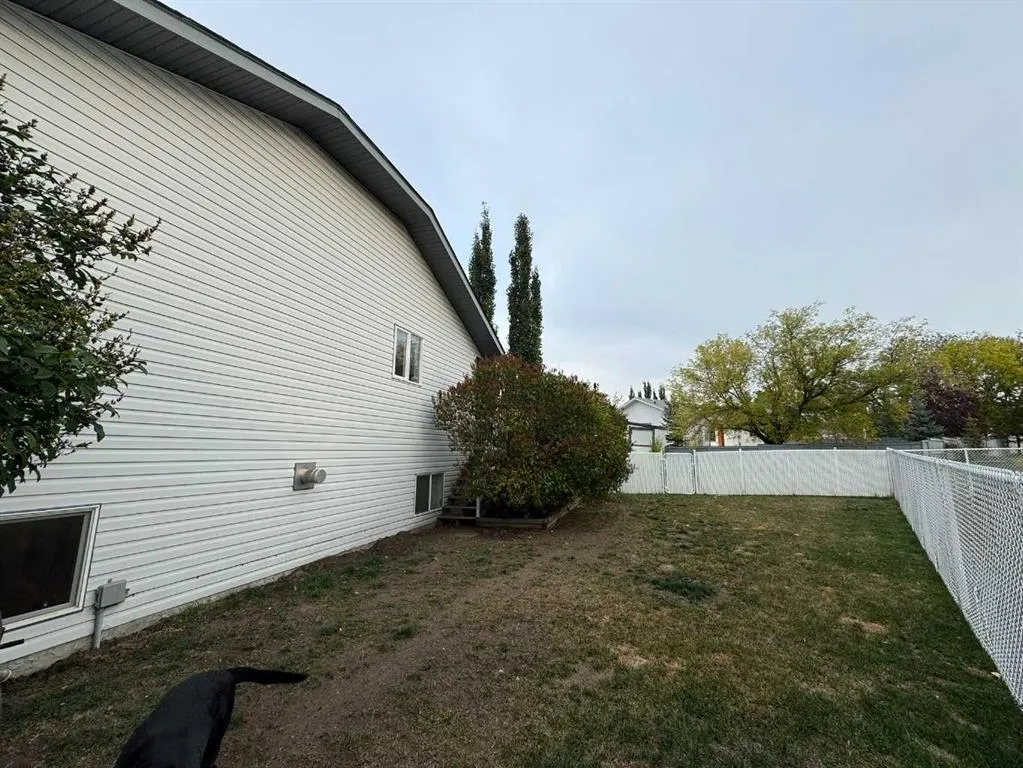 806 Cherry Crescent