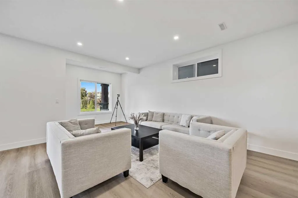 13 Cranbrook Cove SE