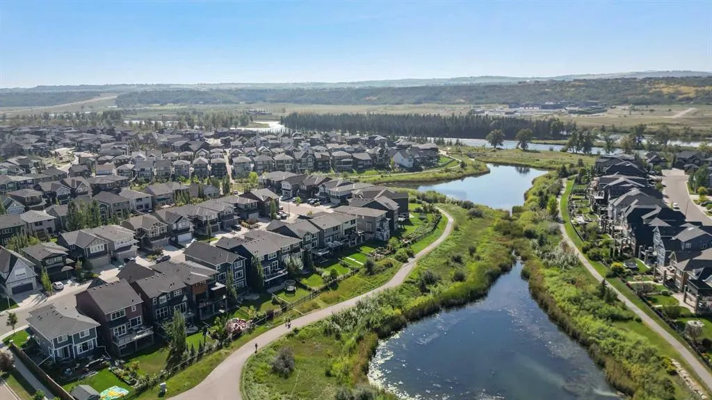 13 Cranbrook Cove SE