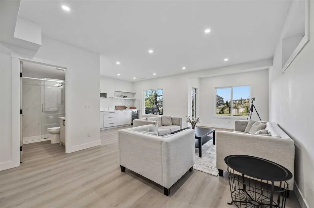 13 Cranbrook Cove SE