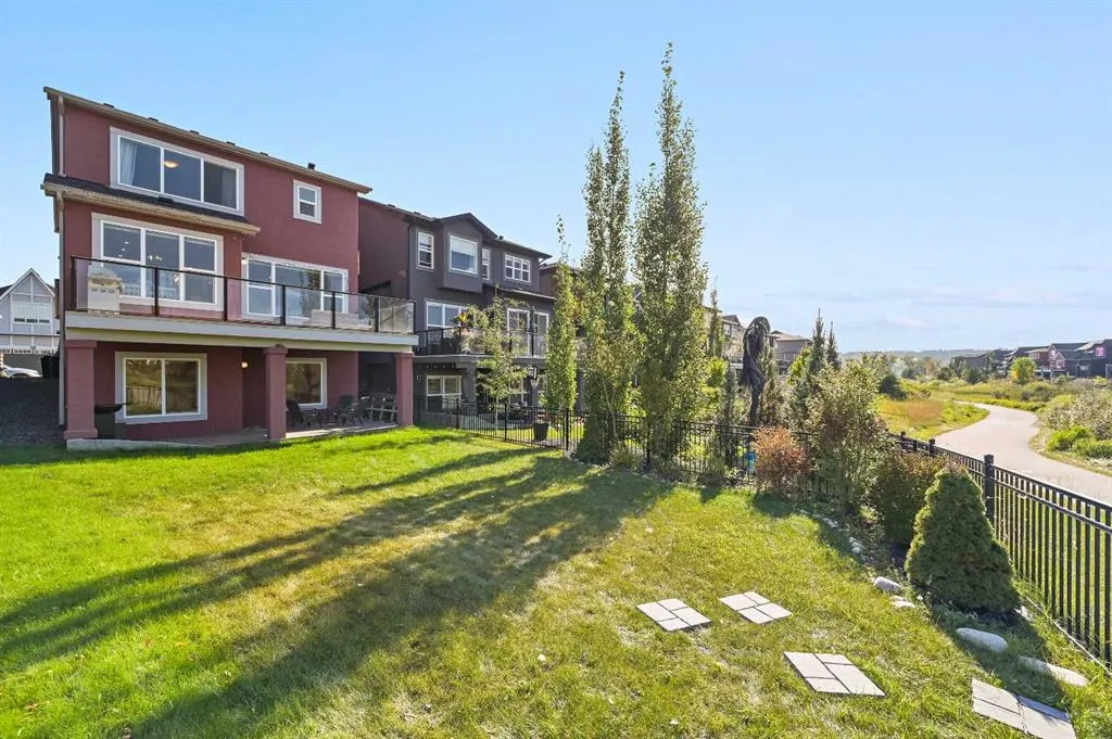 13 Cranbrook Cove SE