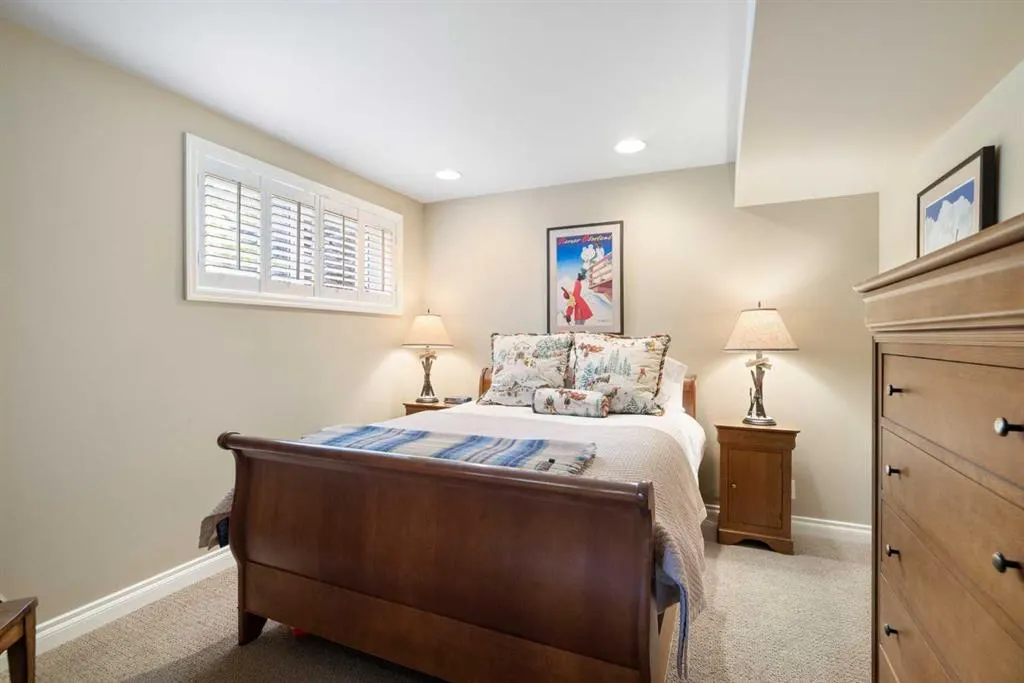 12 Medford Place SW