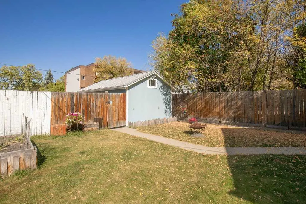 4738 53 Street