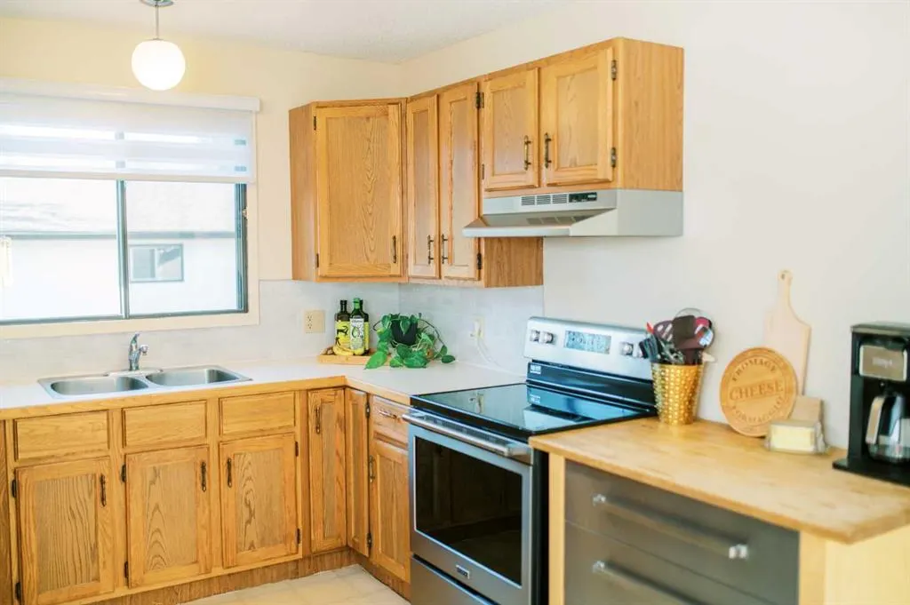 121 3rd Avenue S