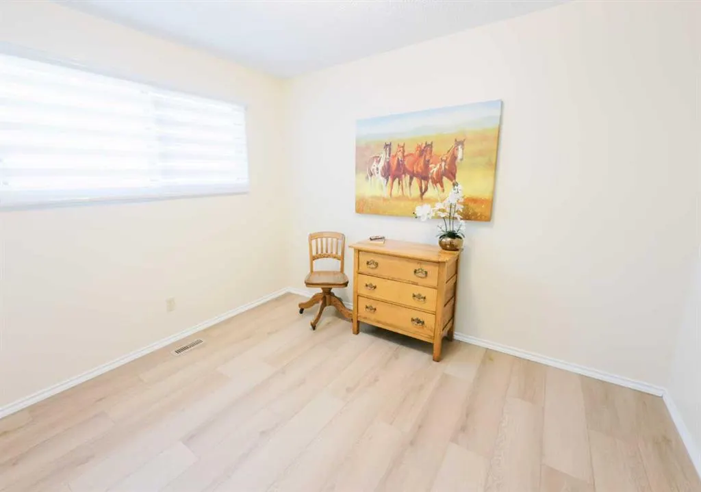 121 3rd Avenue S